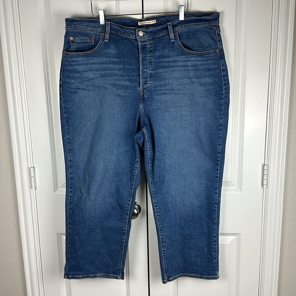 Levi's Premium RIBCAGE STRAIGHT ANKLE WOMEN'S JEANS (PLUS SIZE) - Picture 3 of 9